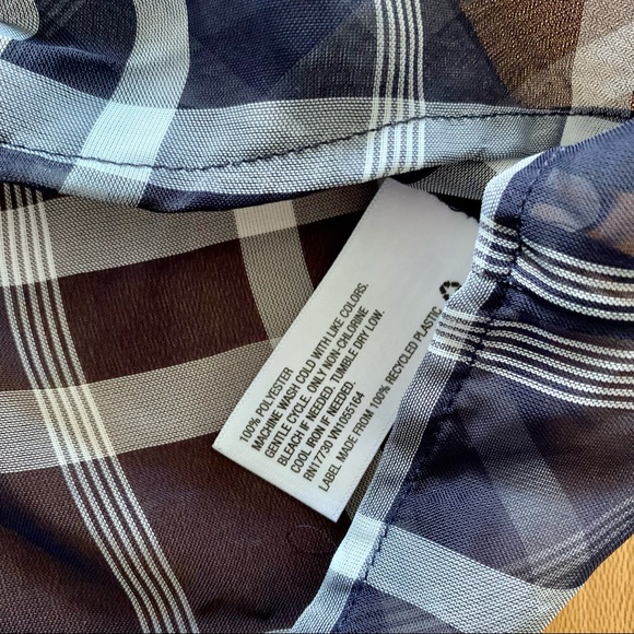 ✨ a new day Navy and White Plaid Sheer Top - S - Picture 6 of 10